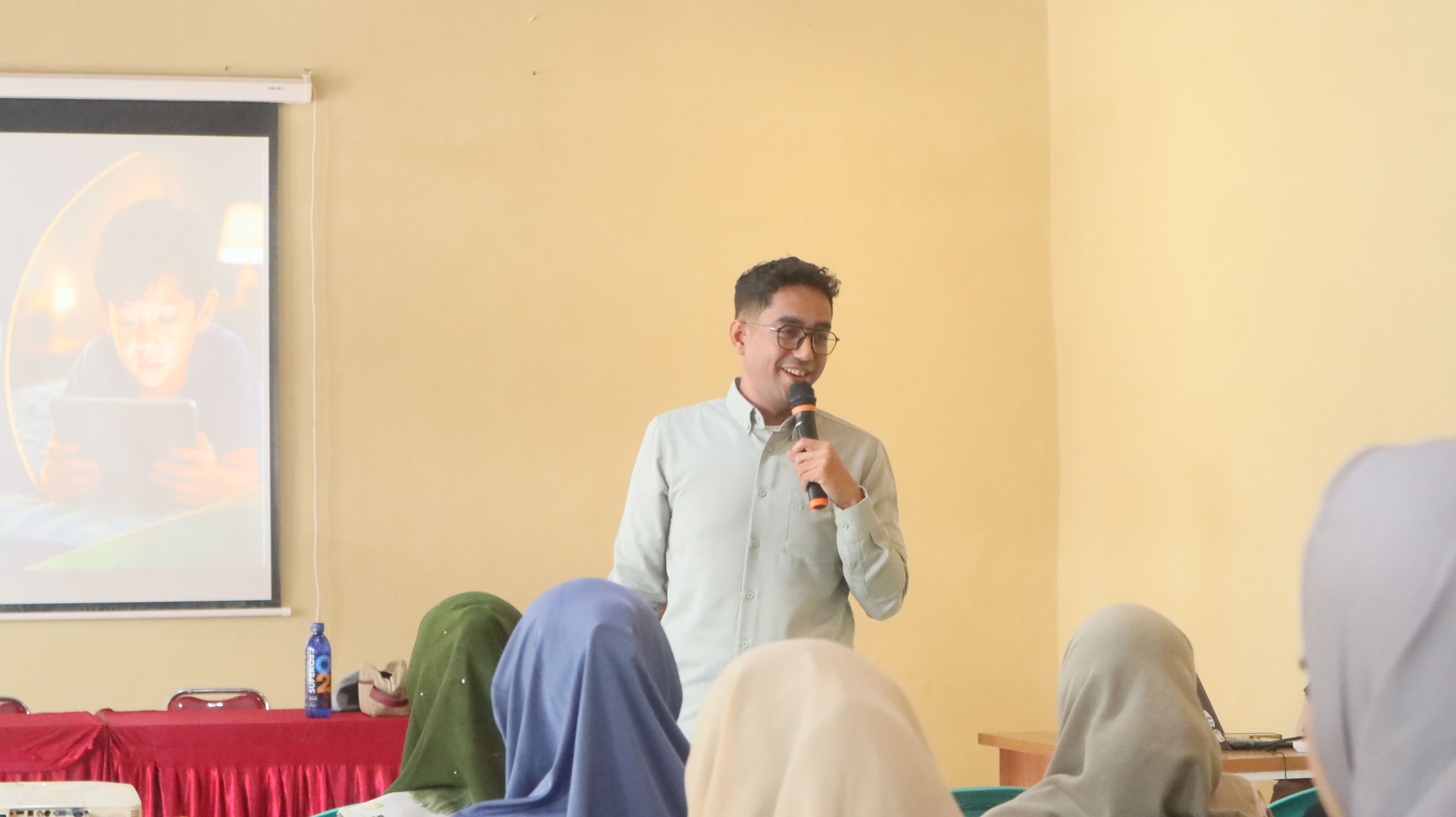 TIBS Goes To Banten: Membaca Ulang Gadget, Memulihkan Hubungan Keluarga